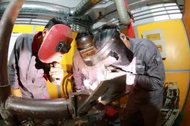 打造焊接专业中国样板 技师红色工匠勇挑国之重担——青岛市技师学院“学党史·践初心”系列报道图片