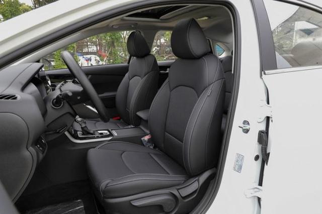 油耗堪比日系，配置不输国产，定价不高优惠大，起亚K3值得买吗？