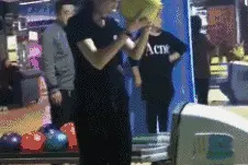 搞笑GIF趣图：我说我的摩托开到了800迈，你们信吗图片