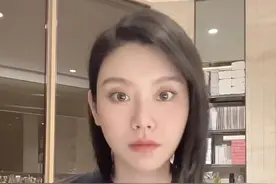 奚梦瑶孕晚期仍坚持工作，自曝怀孕后变肿，卸妆后素颜皮肤白嫩图片