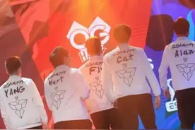 KPL刺痛无缘狼队首发后，却玩起了LOL手游，铁了心要退役？图片