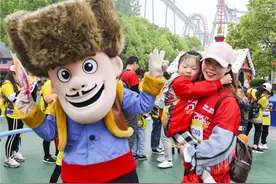 大手牵小手 方特熊出没欢乐跑即将活力来袭图片