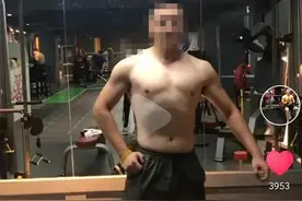抖音这个男人火了，自然健身14年，看到身材网友笑喷：放弃吧图片