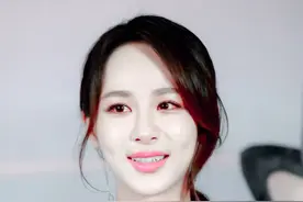 比起心疼毛晓彤，我更心疼被张小姐撩男朋友，却不敢吭声的杨紫图片