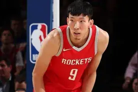 周琦在国内CBA被各队哄抢，为何会被NBA退回，他有什么致命弱点？图片