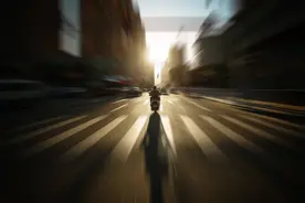 一次不检点后，敲诈如影随形图片