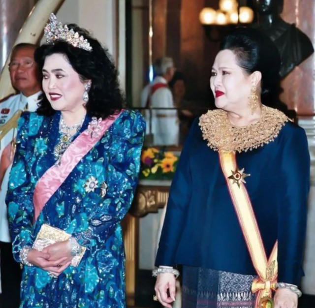 泰国最美王妃：婆婆不给王冠她戴发卡更惊艳，当嫂子还得跪小姑子