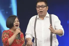 57岁王为念带第三任妻子现身，与小香玉离婚两次图片