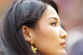 不丹佩玛王后：姐姐嫁给国王胞弟，弟弟娶了国王小妹，肥水不外流图片