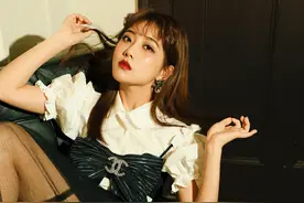 李艺彤复古风时尚写真图片