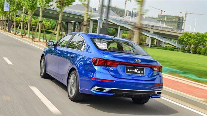 悦动内饰层次感_全新K3运动轿跑元素_起亚k3低配座椅问题