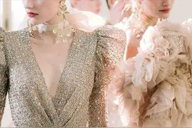 女星内卷必争？这场撒钱的盛宴到底有什么好看？图片