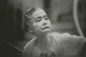 日本烟花女子站街60年，74岁仍拉客，只为等一不归人图片