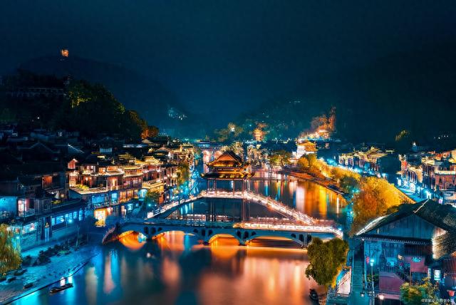 凤凰古城旅游攻略(贵州五大景点)