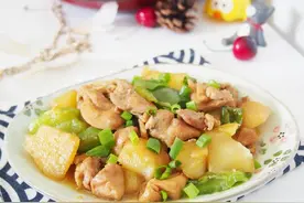 土豆炖鸡最简单做法，不用煎不用炒，食材营养不流失图片