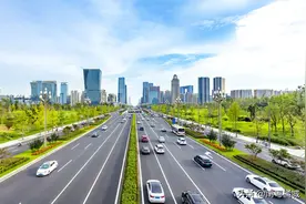 广东梅州G206国道绕城改线工程，双向六车道，速度80公里/小时图片