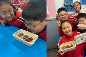 焦作一老师送学生“100分”爱心便当，给孩子们100分的爱图片