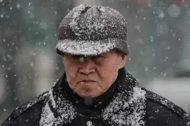 天津老头凌晨冒雪离家出走，儿子：“他总幻想有人在外面等他”图片