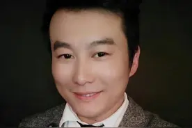 胡伟：人不是非黑即白的，而是灰色的图片