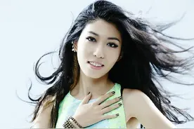 曲婉婷情史录，她为什么不回国？图片