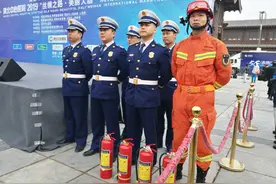 渭南消防支队圆满完成渭南国际马拉松赛消防安保任务图片