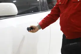 用震动仪测了明星喜欢的丰田保姆车塞纳，隔音一般安全性挺好！视频封面