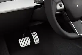 被称为“反人类设计”的单踏板，电动车频繁失控或许与它有关图片