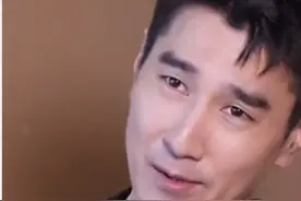 郭敬明的电影为啥老是让男演员脱衣服？你是真不知道还是装傻啊图片