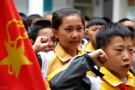 山东潍坊七旬老人寻友半个世纪，“那个馒头比十万块钱还珍贵”图片