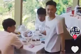一个人最高的修养是，接受父母的平凡图片