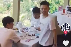 一个人最高的修养是，接受父母的平凡图片