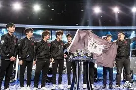 我不知道EDG是什么，但这群直播吃翔、发女友裸照的操作我不理解图片