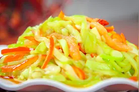 厨师长清炒了一道茄子，清淡爽口不油腻，可以当做家常菜天天吃