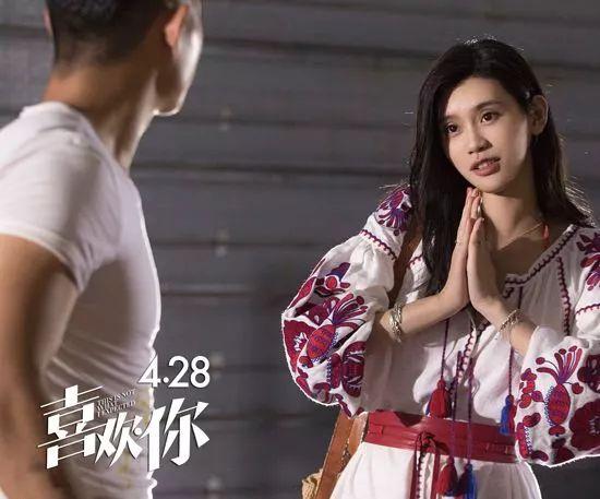 玛莎拉蒂送爱人，再装小白兔换真心！奚梦瑶有财有貌怎么还输爱情