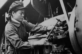 50年代老照片：辽宁省，新中国第一位火车女司机图片