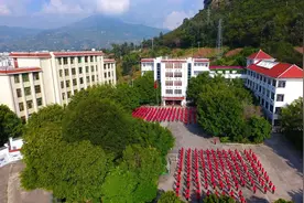 丽江华坪女子高级中学荣获“全国先进基层党组织”称号图片