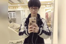 嗨氏跳槽3年，如今直播人气大跌，给粉丝发红包都没钱图片