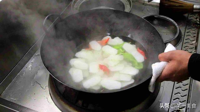 厨师长教你冬瓜简单好吃做法，食材便宜，地道的家常下饭小炒