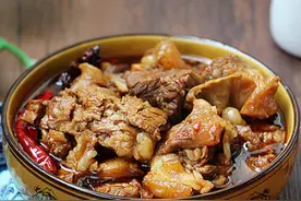 炖牛肉时，记得多加一种食材，牛肉软烂入味，不腥不柴，特好吃图片