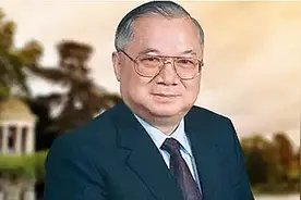 2002年，胡应湘再提建港珠澳大桥，李嘉诚却第一个跳出来反对图片