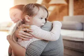 孩子缺乏独立性，可能是亲子界限未确立，父母试试用这3招来培养图片