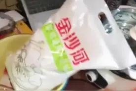 江西一高校学生在宿舍秀厨艺，发布蒸馒头视频，结果被网友举报图片