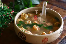 一根胡萝卜一块鸡胸肉，做出Q弹软嫩的小丸子，清谈美味又营养图片