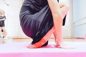 当你熬过了所有的苦，你会发现生活没有跨不过去的坎图片