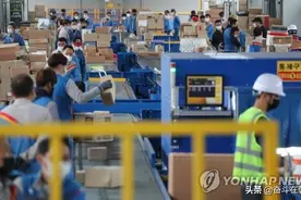 韩国CJ大韩通运就快递司机接连死亡一事道歉图片