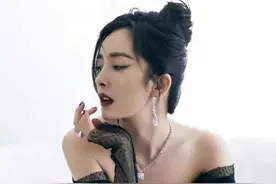 杨幂要接第一个高级珠宝代言了！她的珠宝可真不少，跟她学穿戴吧图片