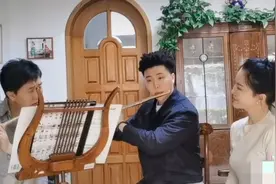 付笛生一家三口晒照，28岁付豪帅气逼人，唱歌把任静感动到流泪图片