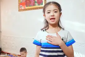 万人说新疆 | 热孜亚古丽：我喜欢这个快乐幸福的大家庭图片