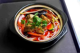 香辣美味的炒米粉，自己做的味道比饭店丝毫不差，小伙伴：看饿了图片