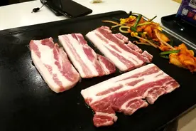 韩式烤肉新概念 韩时石板烤五花肉 潮流时尚活力 百变烤肉体验图片